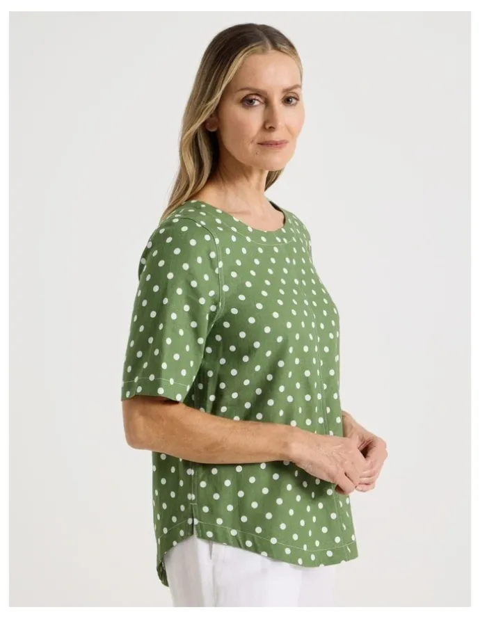 Regatta Short Sleeve Top With CF Seam & Curved Hem in Green/White Spot