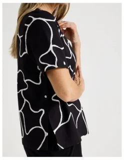 Regatta Short Sleeve V Neck Ponte Tee in Black/Ivory Large Abstract Print