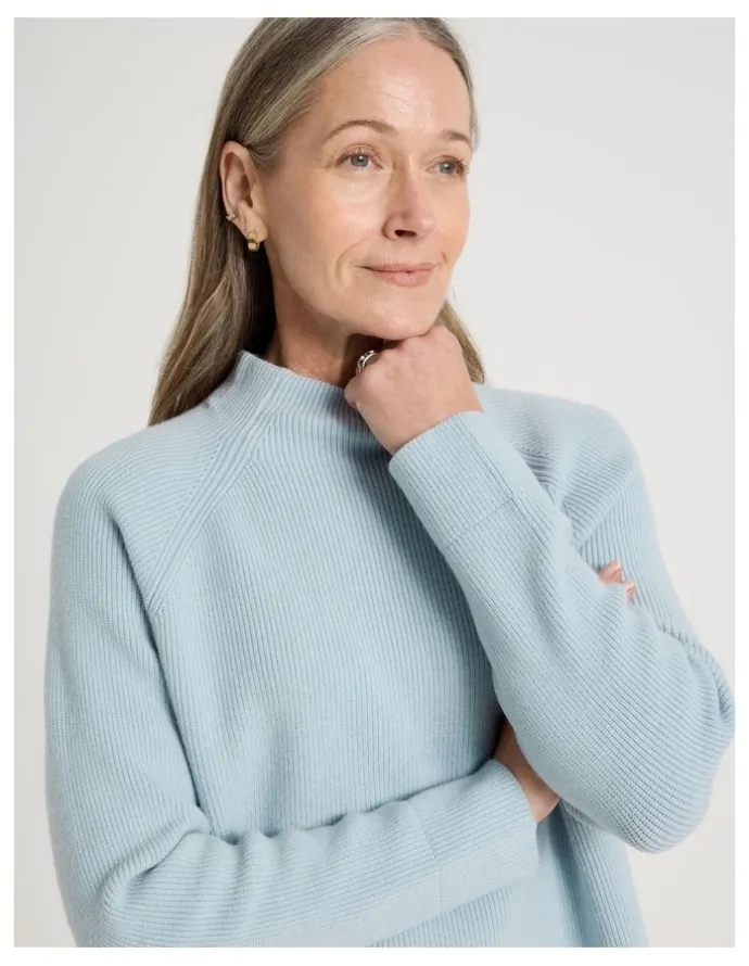 Regatta Stand Collar Raglan Sleeve Jumper in Light Blue