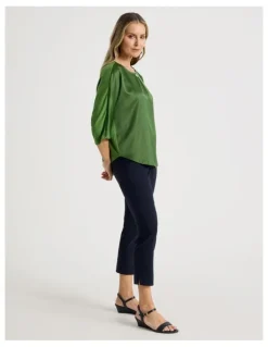 Regatta Wardrobe Staple Stretch Crop Pant in Navy