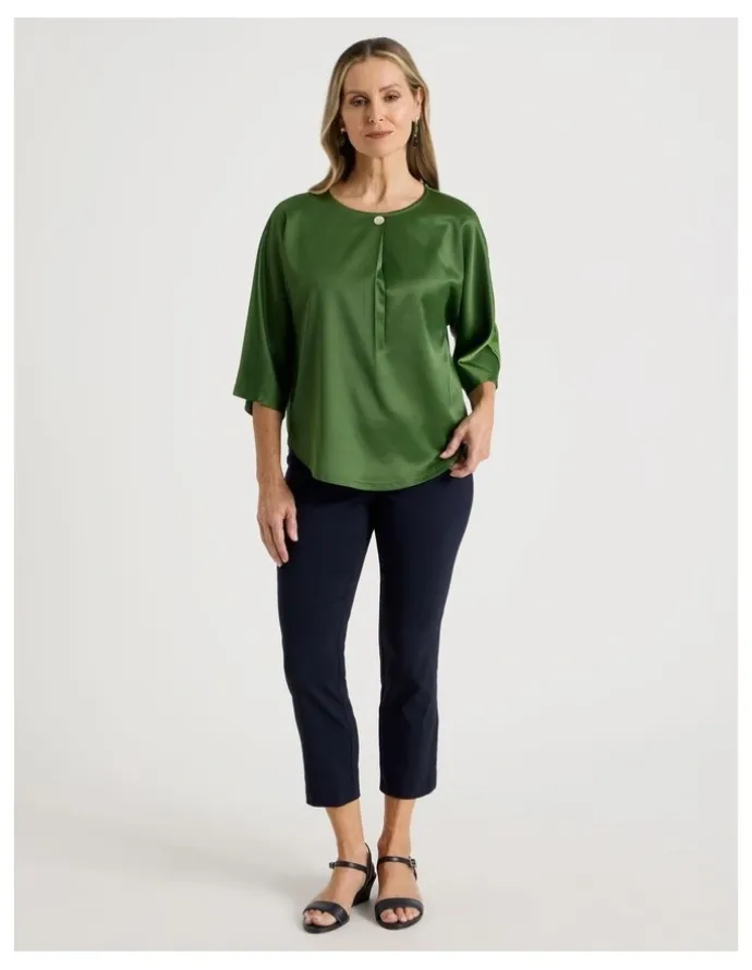 Regatta Wardrobe Staple Stretch Crop Pant in Navy