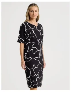 Regatta Short Sleeve Knit Dress in Black/Ivory Large Abstract Print
