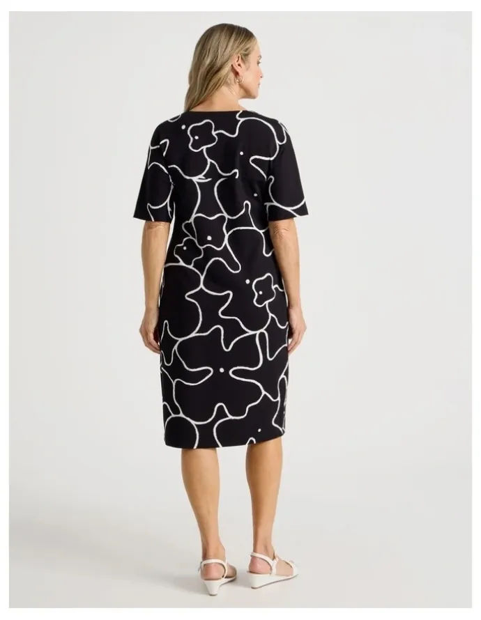 Regatta Short Sleeve Knit Dress in Black/Ivory Large Abstract Print