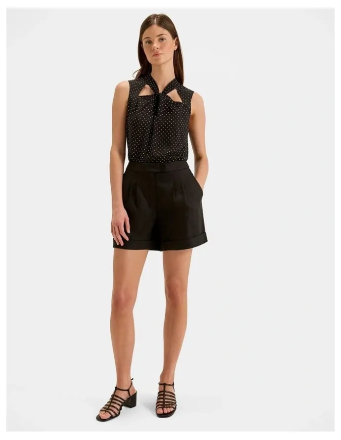 Review Celine Linen Shorts in Black