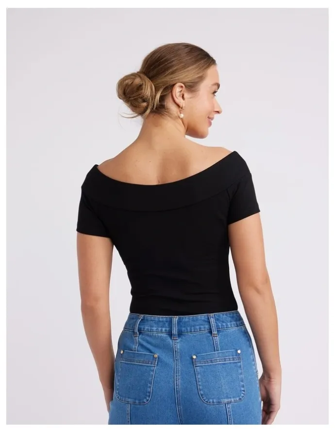 Review Odelia Top in Black
