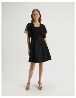 Review Petal Bolero in Black