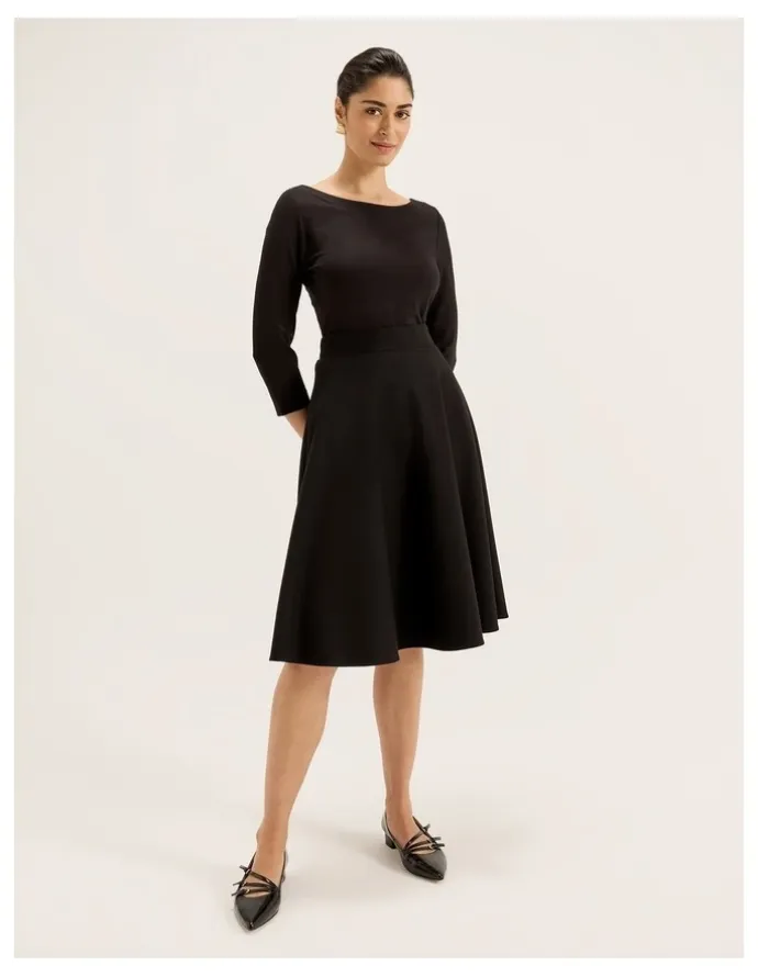 Review Taylor Skater Skirt in Black