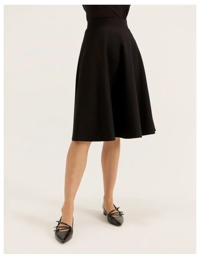 Review Taylor Skater Skirt in Black