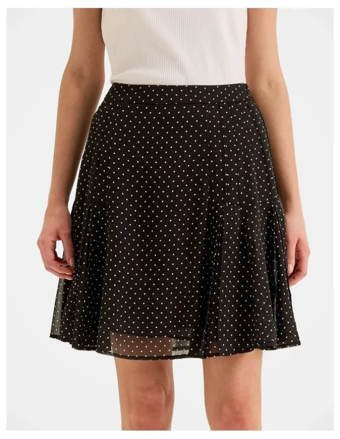 Review Zoe Spot Mini Skirt in Black