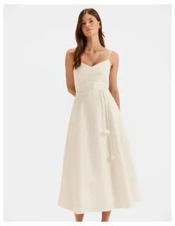 Review Aelia Linen Sun Dress in Ivory