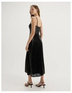 Review Dahlia Dress in Black