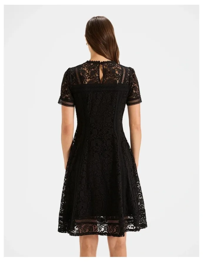 Review Lacie Dress in Black