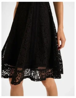 Review Lacie Dress in Black