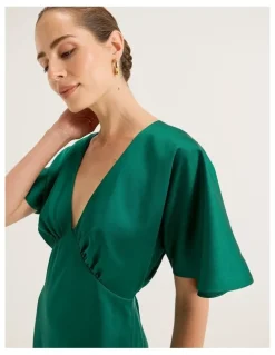 Review Montreal Sleeved Dress in Emerald