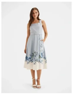 Review Solace Flare Dress