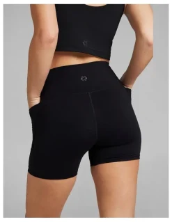 Rockwear No Front Seam Mid Thigh Bike Shorts in Black