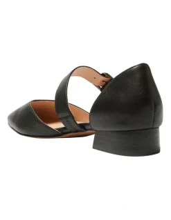 Sandler Adore Flat Shoes in Black Leather