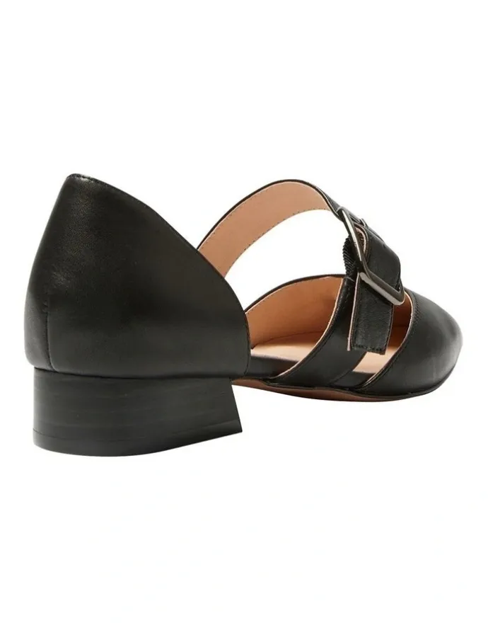 Sandler Adore Flat Shoes in Black Leather