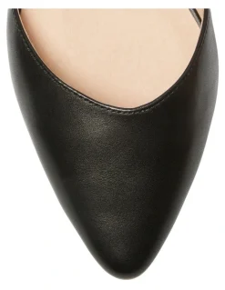 Sandler Adore Flat Shoes in Black Leather