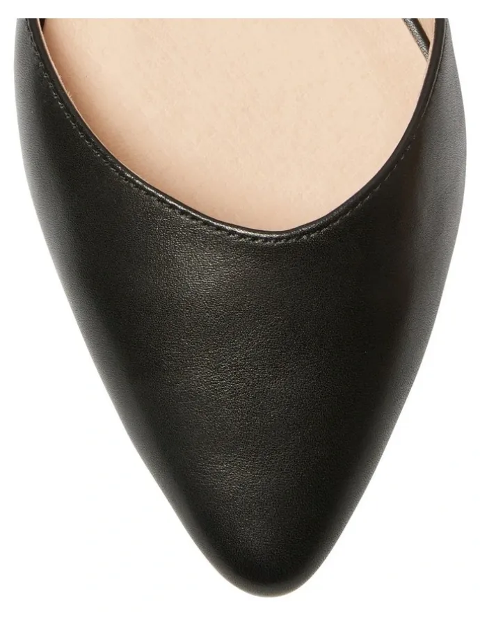 Sandler Adore Flat Shoes in Black Leather