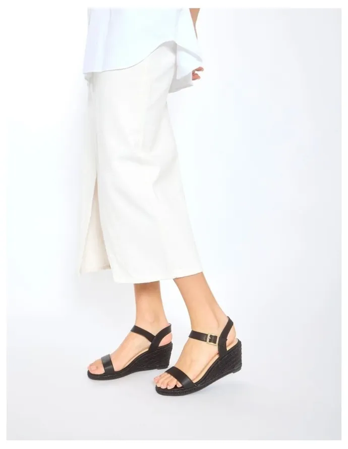 Sandler Annie Sandals in Black Black