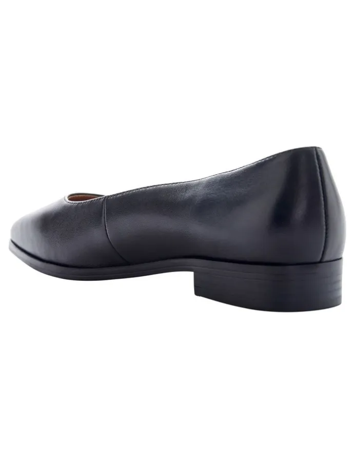 Sandler Avanti Flat Shoes in Black Leather
