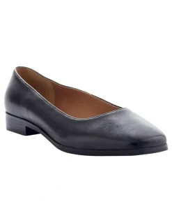 Sandler Avanti Flat Shoes in Black Leather