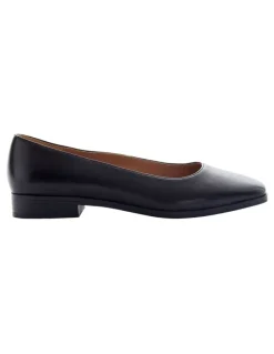 Sandler Avanti Flat Shoes in Black Leather