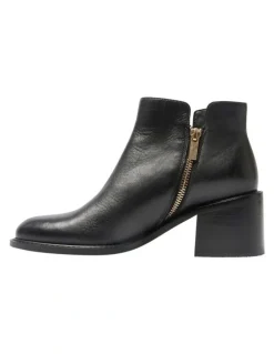 Sandler Earl Leather Boots in Black