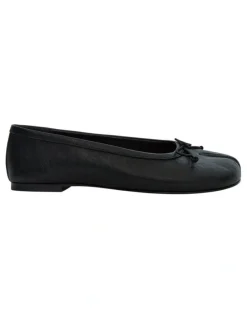 Sandler Edwina Ballet Flats in Black Leather