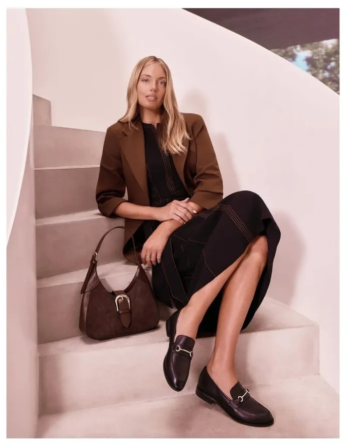 Sandler Egypt Shoulder Bag in Chocolate