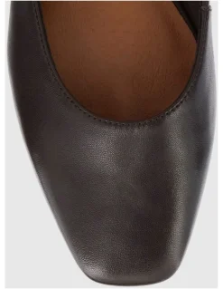 Sandler Everly Flat Shoes in Chocolate Leather