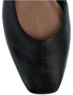 Sandler Everly Flat Shoes in Black Leather