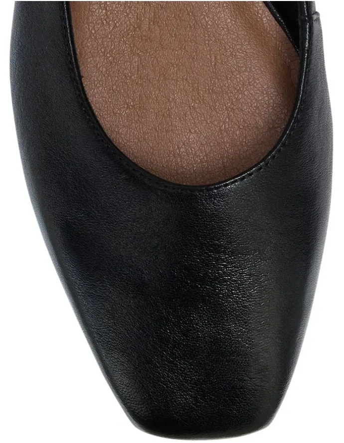 Sandler Everly Flat Shoes in Black Leather