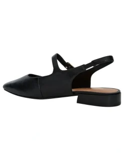 Sandler Everly Flat Shoes in Black Leather