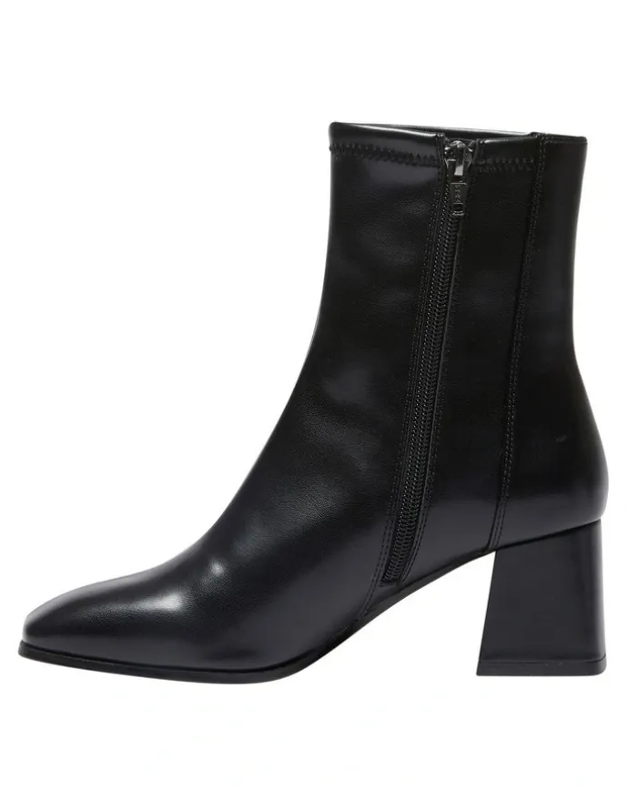 Sandler Hampton Boots in Black Stretch