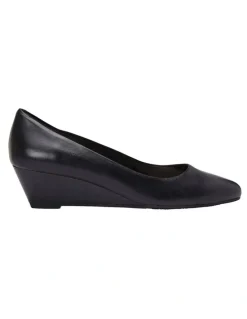 Sandler Henry Heeled Shoes in Black Leather