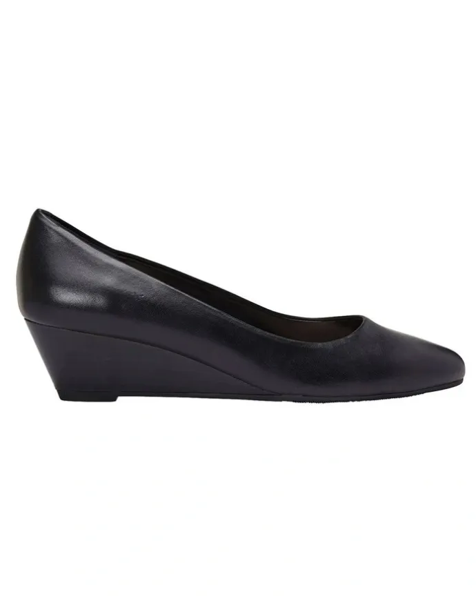 Sandler Henry Heeled Shoes in Black Leather