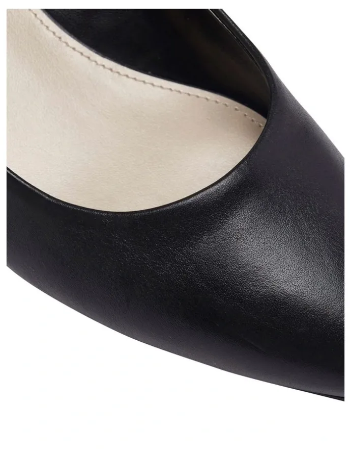 Sandler Henry Heeled Shoes in Black Leather