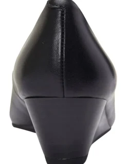 Sandler Henry Heeled Shoes in Black Leather