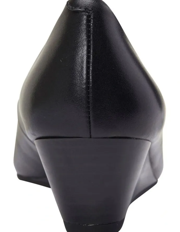 Sandler Henry Heeled Shoes in Black Leather
