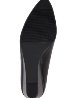 Sandler Henry Heeled Shoes in Black Leather