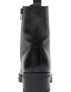 Sandler Inferno Boots in Black Leather