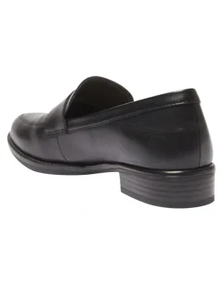 Sandler Infinity Flat Shoes in Black Leather