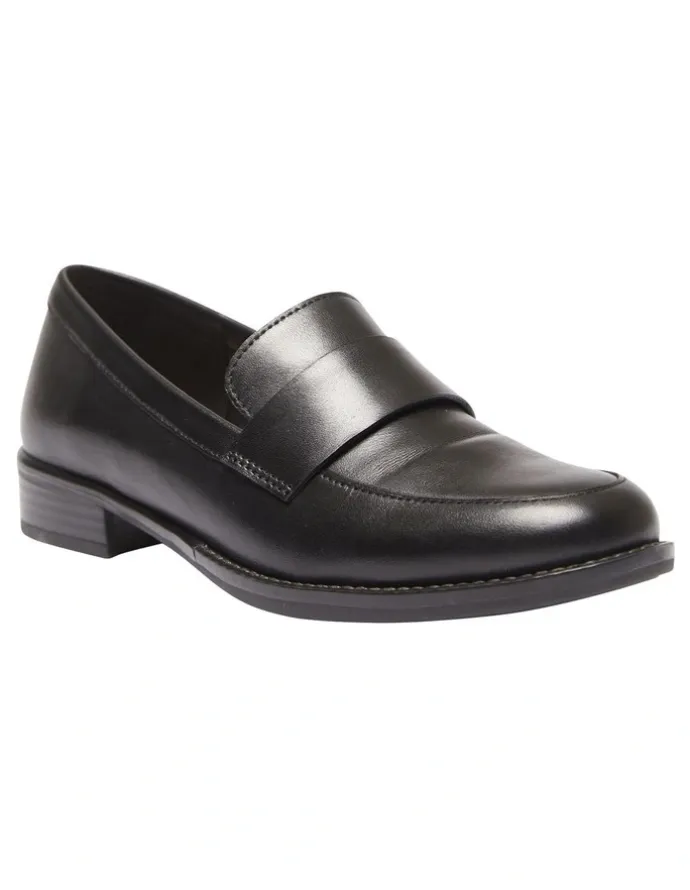 Sandler Infinity Flat Shoes in Black Leather