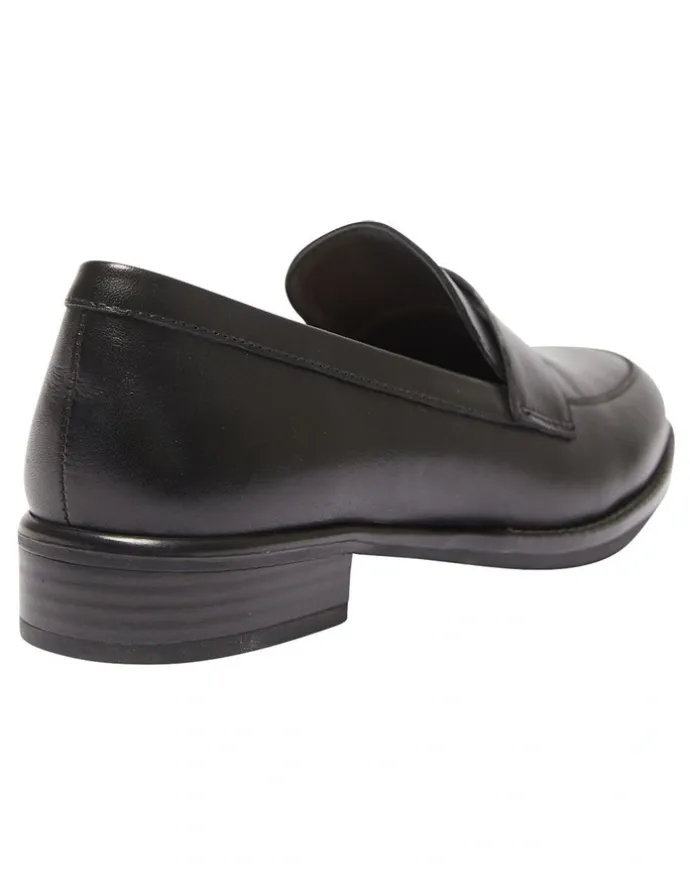 Sandler Infinity Flat Shoes in Black Leather