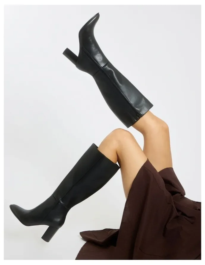 Sandler Jetset Leather Boots in Black