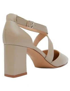 Sandler Kara Heeled Shoes in Nude Leather