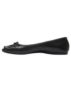 Sandler Maya Flat Shoes in Black Leather