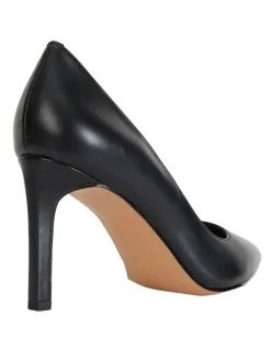 Sandler Octavia Heeled Shoes in Black Leather